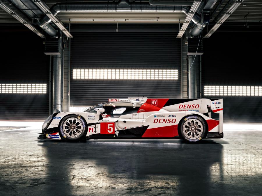  Toyota TS050 Hybrid 2016 года  (фото 22 из 27)